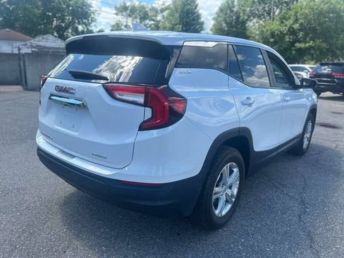 Used 2024 GMC Terrain SLE AWD/4WD image 5