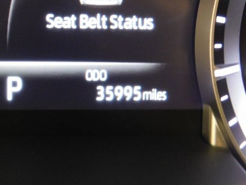 Used 2023 Toyota Highlander XSE image 32