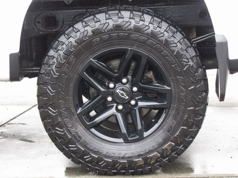 Used 2019 Chevrolet Silverado 1500 Custom Trail Boss w/ Custom Convenience Package image 32