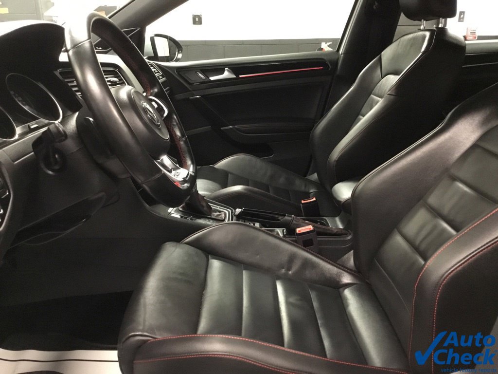 Used 2017 Volkswagen GTI SE FWD image 23