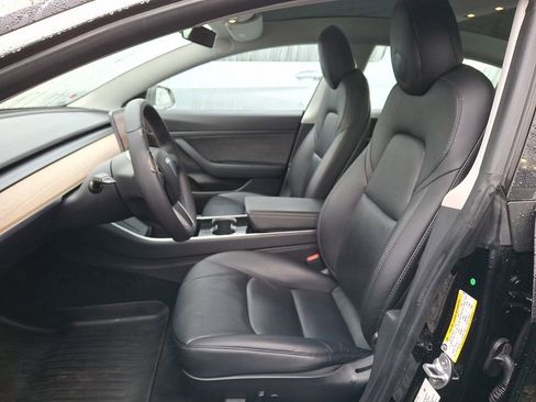 Used 2020 Tesla Model 3 Standard Range Plus image 11