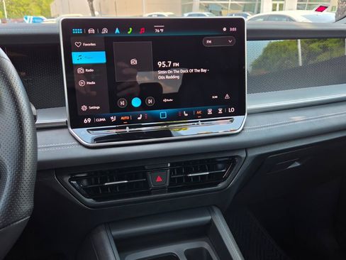 Certified 2025 Volkswagen Tiguan SE R-Line AWD/4WD image 28
