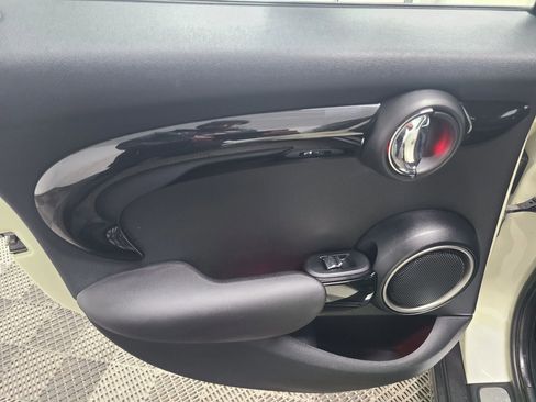 Used 2015 MINI Cooper S image 36