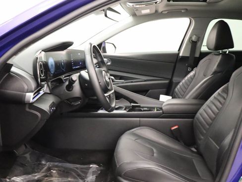 Used 2022 Hyundai Elantra Limited FWD image 15