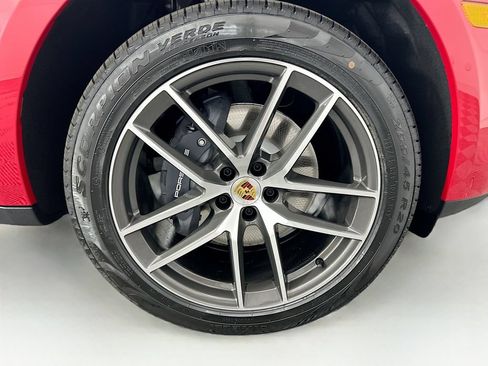 Certified 2026 Porsche Macan AWD/4WD image 33