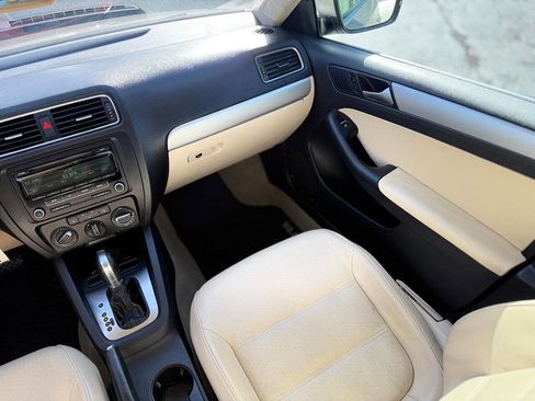 Used 2013 Volkswagen Jetta SE image 21