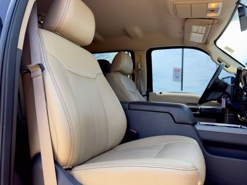 Used 2011 Ford F250 Lariat w/ Lariat Interior Pkg AWD/4WD image 16