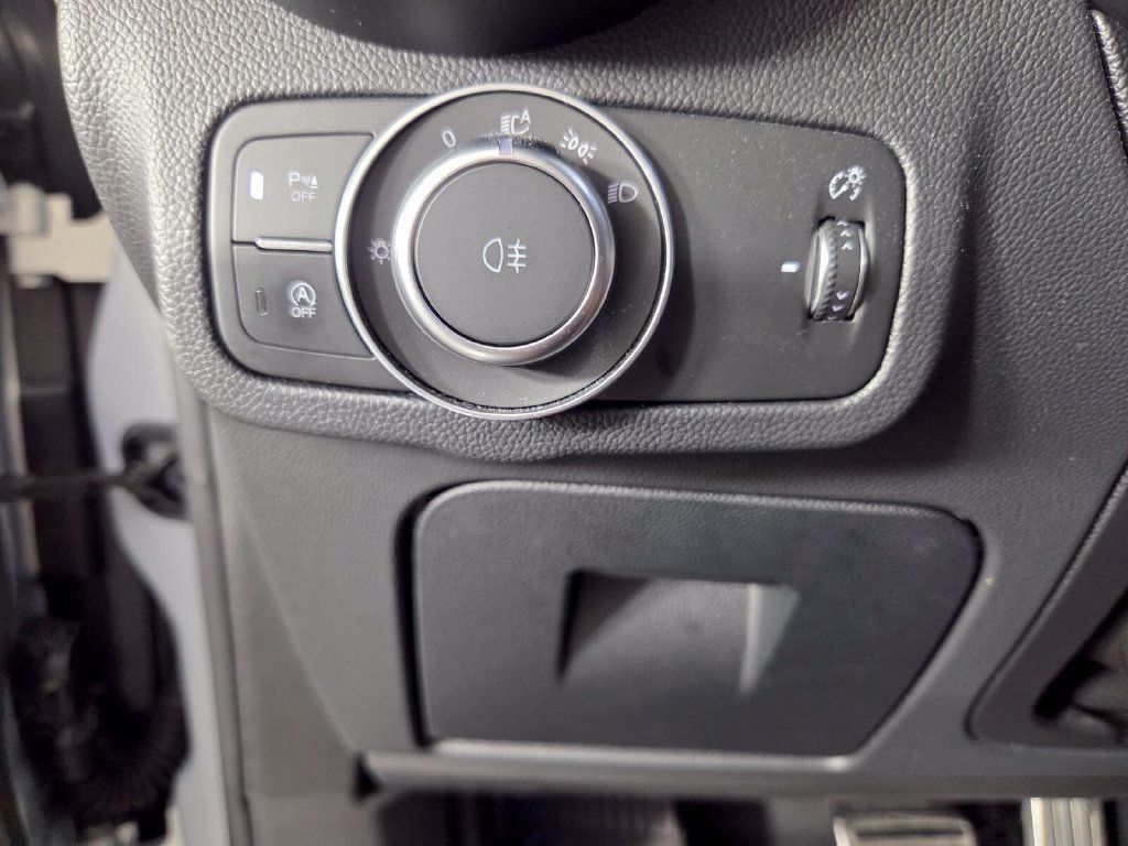 Used 2024 Alfa Romeo Stelvio Ti AWD/4WD image 18