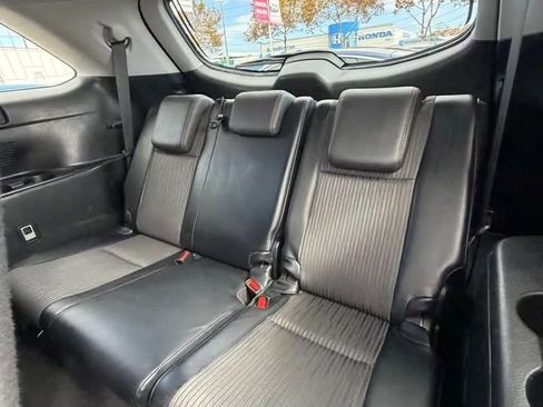 Used 2014 Toyota Highlander LE image 12