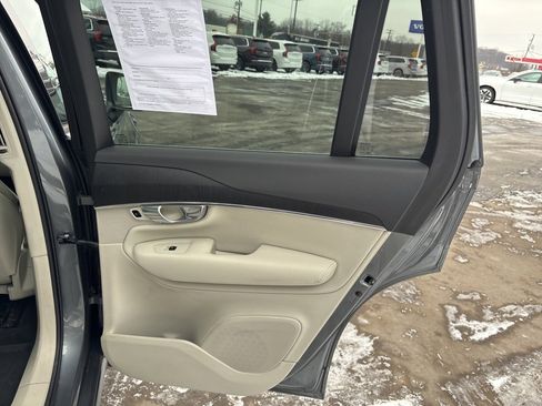 Used 2020 Volvo XC90 T6 Momentum w/ Protection Package Premier image 47