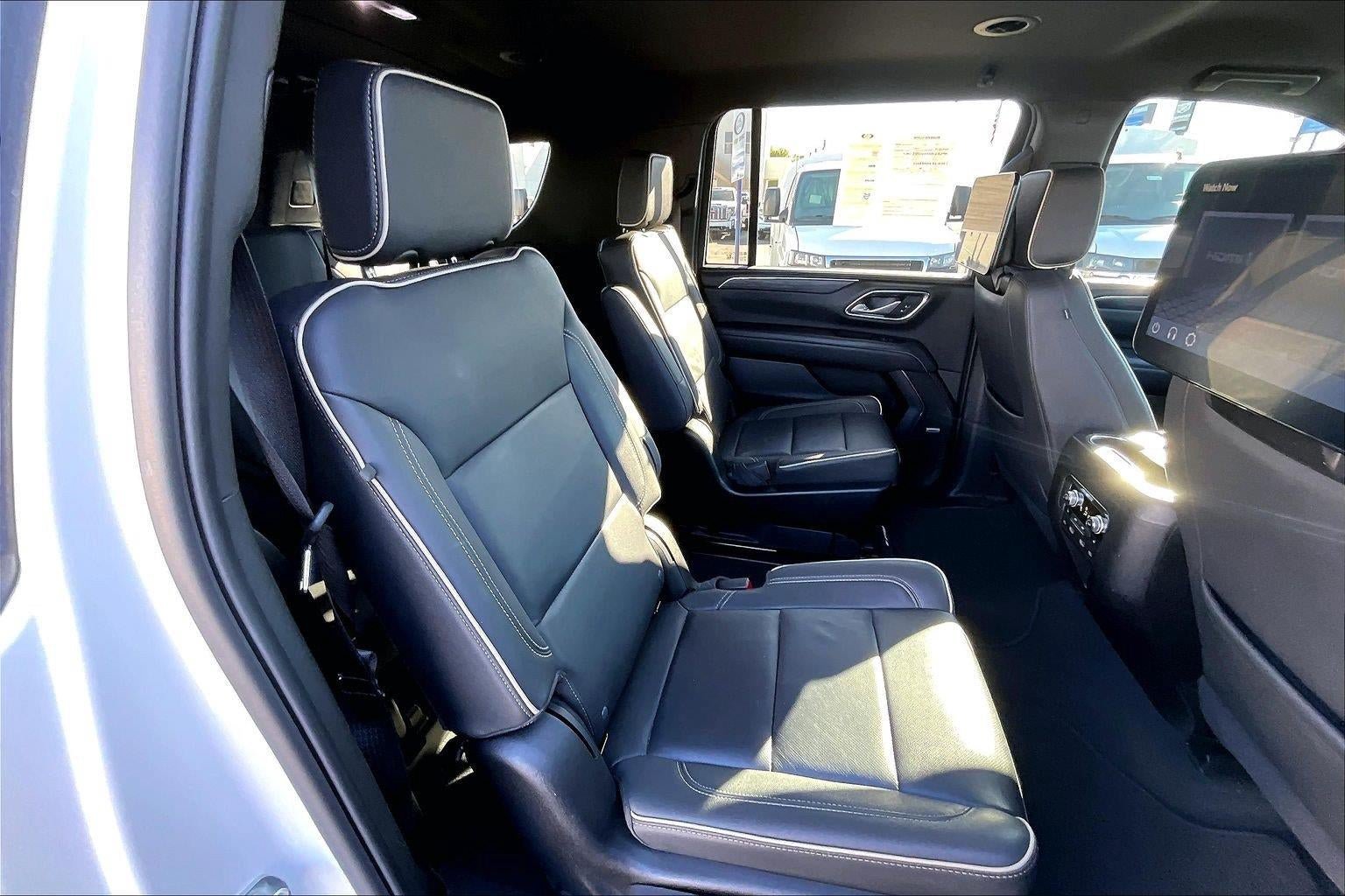 Used 2024 GMC Yukon XL SLT w/ SLT Luxury Package AWD/4WD image 24