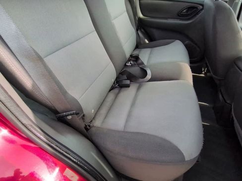 Used 2004 Ford Escape XLS image 20