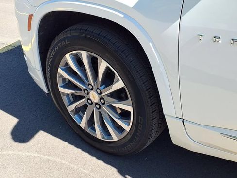 Certified 2023 Chevrolet Traverse Premier w/ LPO, Floor Liner Package AWD/4WD image 31