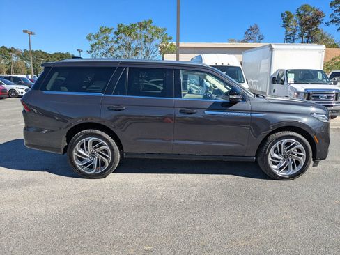 Certified 2025 Lincoln Navigator Reserve image 4