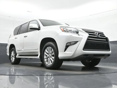 Used 2019 Lexus GX 460 Premium w/ Premium Package AWD/4WD image 32