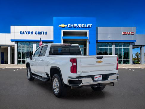 Used 2024 Chevrolet Silverado 3500 LTZ w/ LTZ Convenience Package AWD/4WD image 12