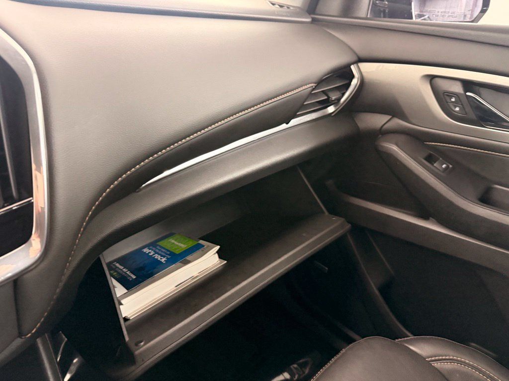 Used 2019 Chevrolet Traverse RS w/ LPO, Floor Liner Package FWD image 40