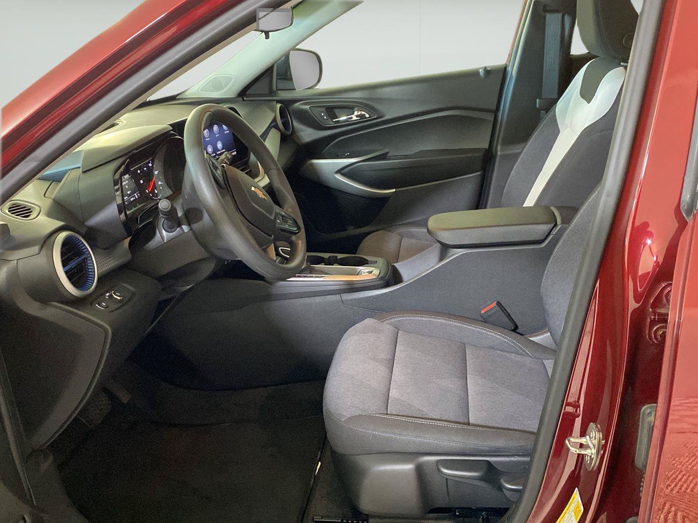 Certified 2024 Chevrolet Trax LS FWD image 19