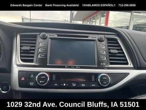 Used 2017 Toyota Highlander SE AWD/4WD image 18