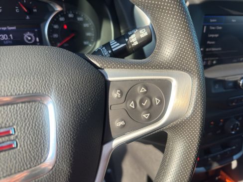Used 2022 GMC Terrain SLE w/ Driver Convenience Package AWD/4WD image 19
