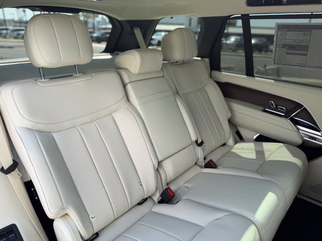 New 2026 Land Rover Range Rover Long Wheelbase SE AWD/4WD image 8