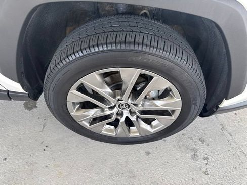 Used 2021 Toyota RAV4 Limited FWD image 23