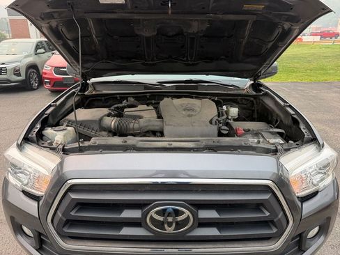 Used 2021 Toyota Tacoma SR5 AWD/4WD image 27