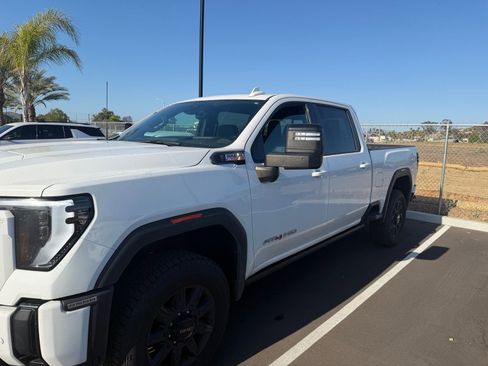 Used 2024 GMC Sierra 2500 AT4 w/ AT4 Premium Plus Package AWD/4WD image 2