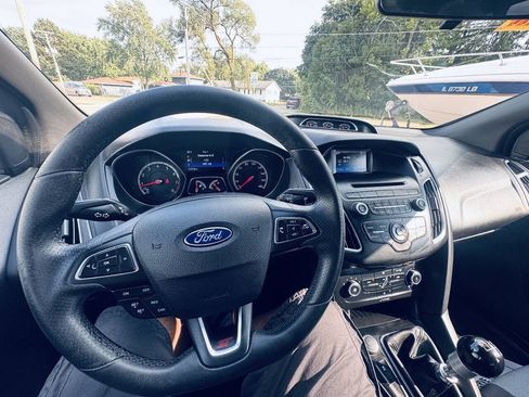 Used 2017 Ford Focus ST FWD image 11