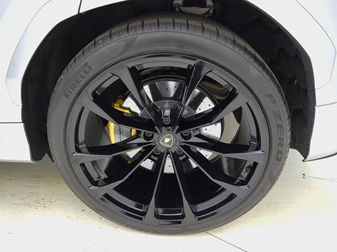 Used 2023 Lamborghini Urus S AWD/4WD image 43