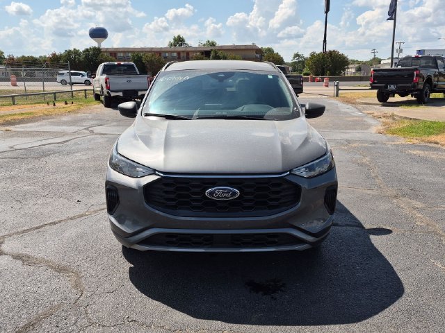Used 2024 Ford Escape ST-Line w/ Tech Pack #1 FWD image 2
