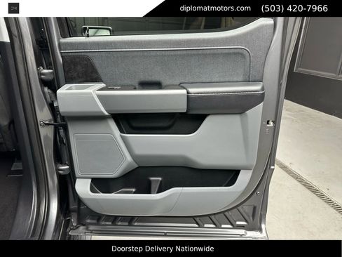 Used 2024 Ford F150 Lightning XLT image 27