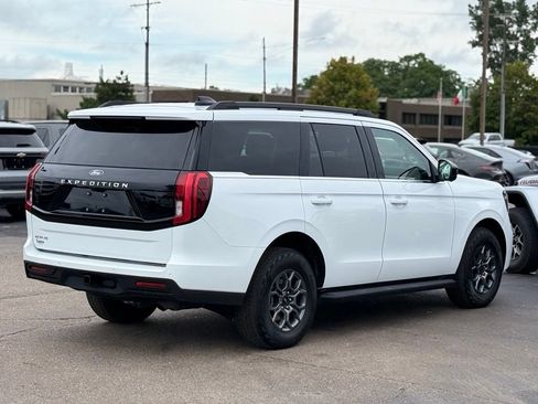 Used 2025 Ford Expedition Active AWD/4WD image 37