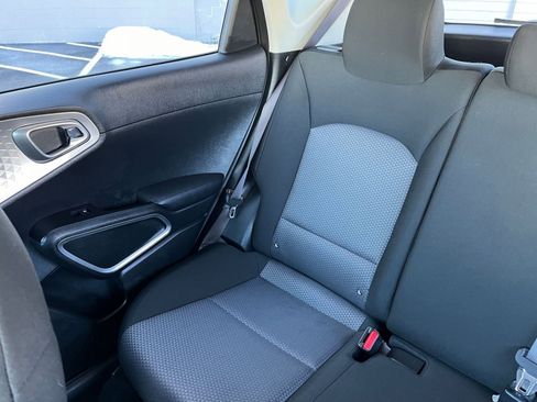 Used 2025 Kia Soul LX w/ LX Technology Package image 35