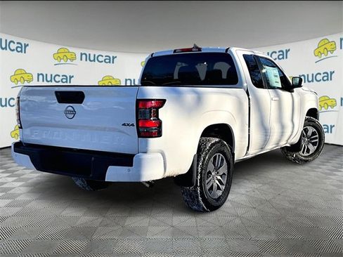 Used 2025 Nissan Frontier SV image 13