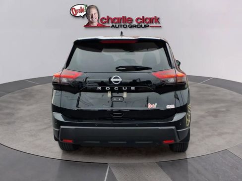 Used 2025 Nissan Rogue S FWD image 4
