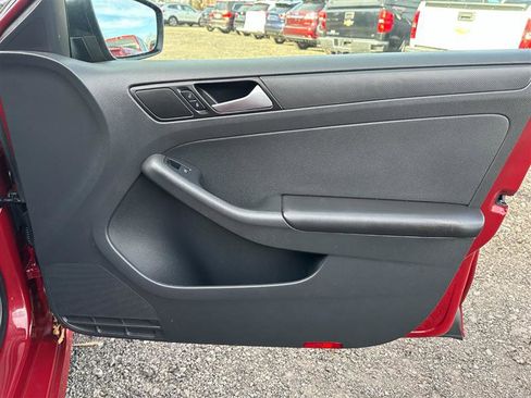 Used 2016 Volkswagen Jetta S image 24