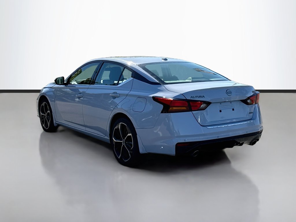 Used 2023 Nissan Altima 2.5 SR AWD/4WD image 5