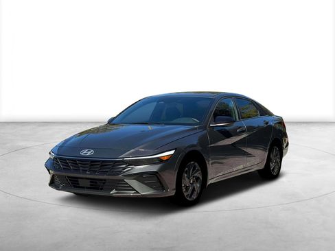 New 2026 Hyundai Elantra SEL Sport image 1