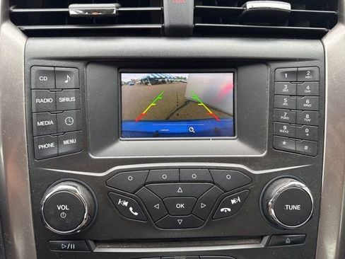 Used 2017 Ford Fusion SE FWD image 21