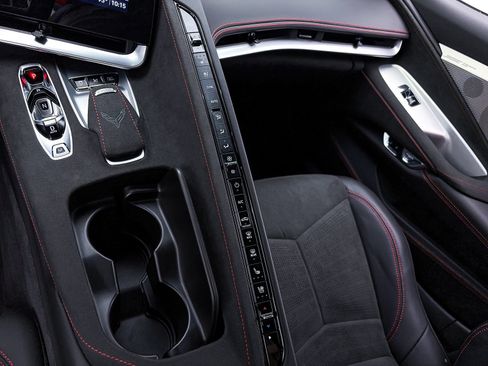 Used 2023 Chevrolet Corvette Stingray Premium Conv w/ Z51 Performance Package RWD image 28