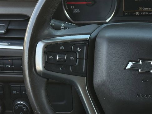 Used 2021 Chevrolet Tahoe Z71 w/ Rear Media and Nav Package image 12