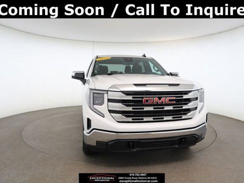 Used 2023 GMC Sierra 1500 SLE image 30