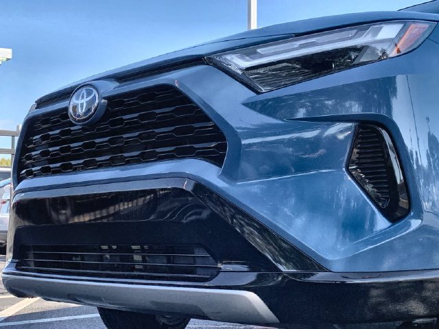 Used 2024 Toyota RAV4 SE w/ Convenience Package AWD/4WD image 45