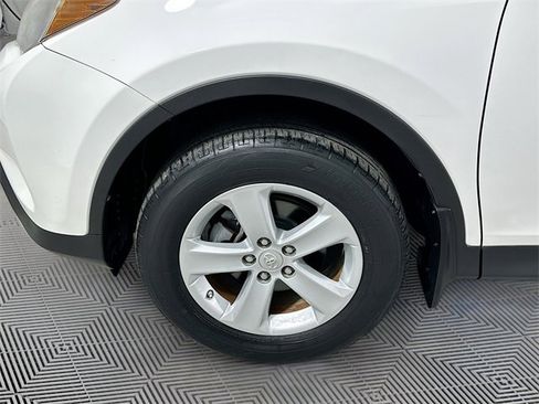 Used 2014 Toyota RAV4 XLE image 19