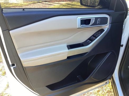 Used 2020 Ford Explorer XLT w/ Equipment Group 202A image 15