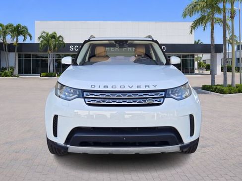 Used 2017 Land Rover Discovery HSE image 2