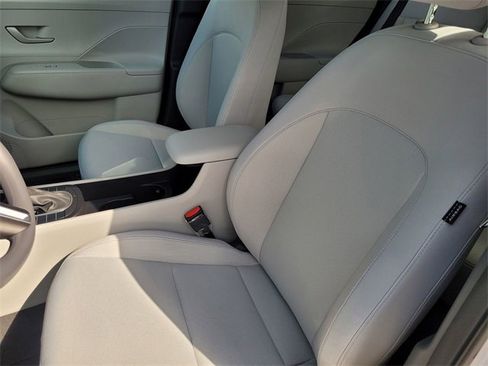 New 2026 Hyundai Kona SE image 11