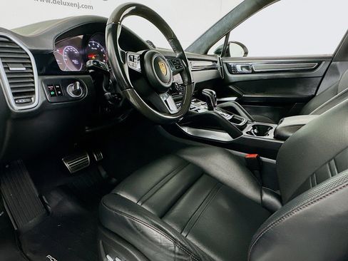 Used 2021 Porsche Cayenne Turbo image 7