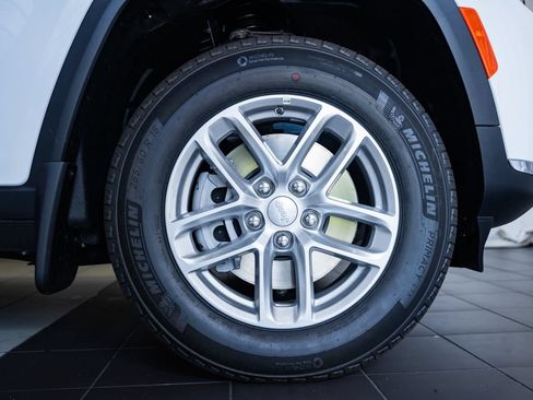 New 2026 Jeep Grand Cherokee L Laredo AWD/4WD image 19